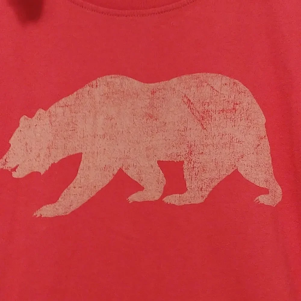 Wright and Ditson. Graphic T-shirt. Size Medium. Great Condition!
